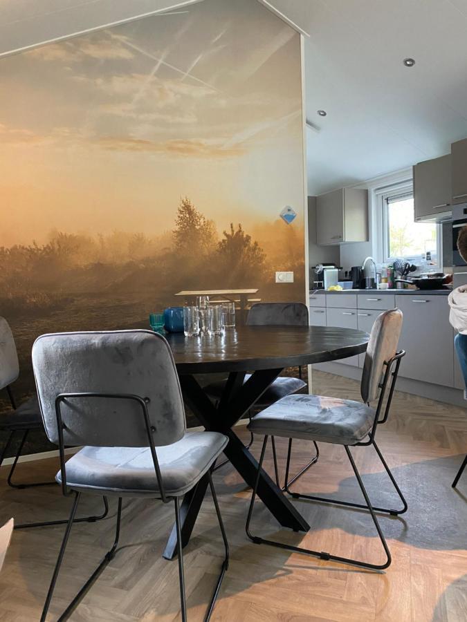 Luxe En Gezellig Chalet Aan Veluwemeer 4 Pers Хульсхорст Экстерьер фото